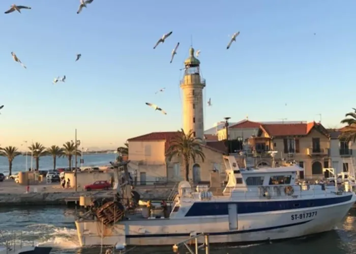 Mar E Souleu Avec Terrasse Et Vue Au Grau Du Roi Apartamento *