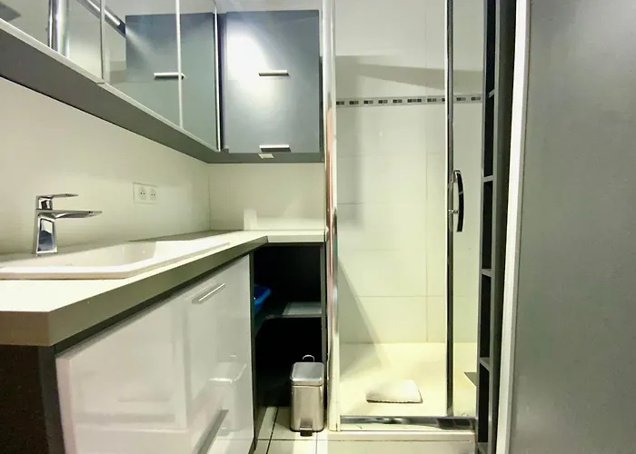 Mar E Souleu Avec Terrasse Et Vue Au Grau Du Roi Appartement *